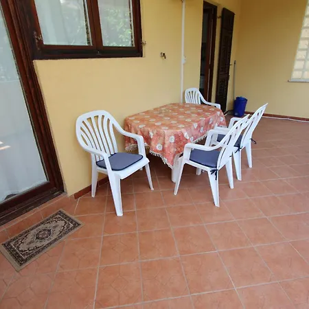 Apartment Gemuetliche Lora 2 In
